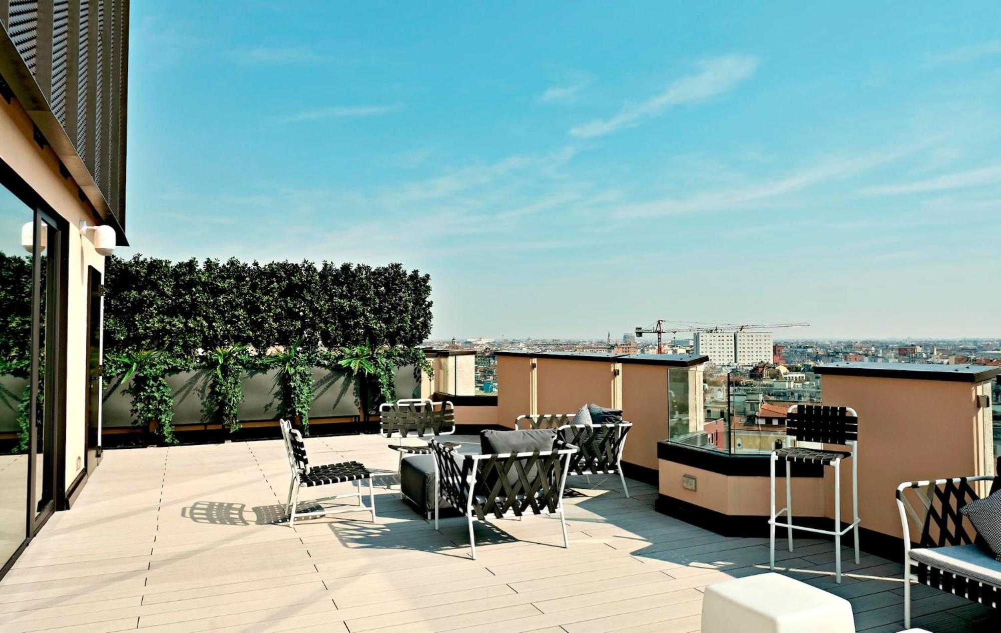 San Babila Central Tower With Panoramic Terrace Overlooking Duomo By Rentopolis มิลาน ภายนอก รูปภาพ