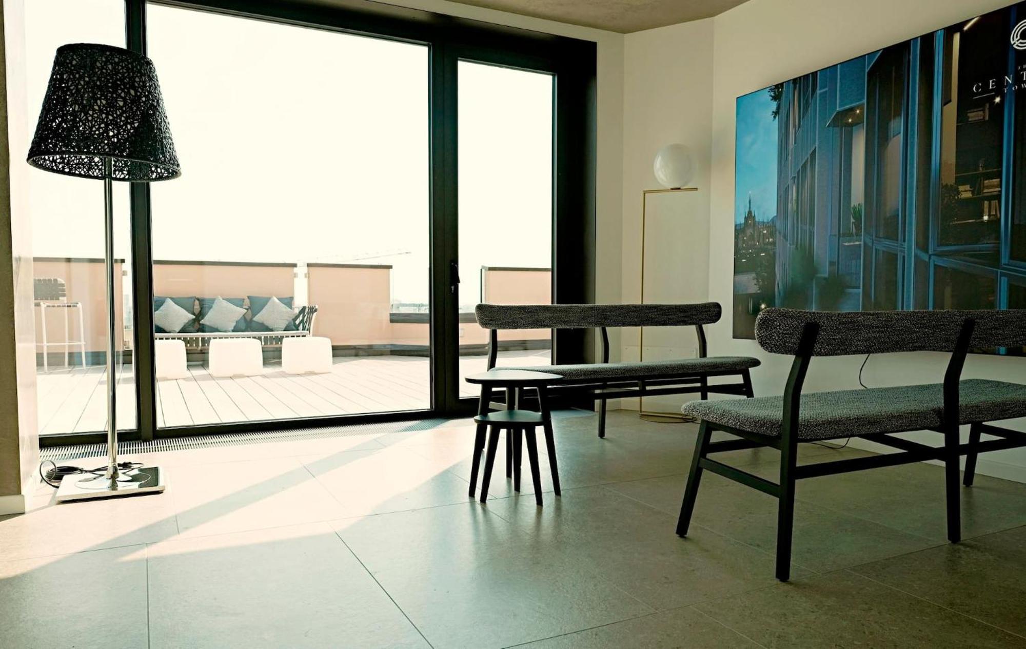 San Babila Central Tower With Panoramic Terrace Overlooking Duomo By Rentopolis มิลาน ภายนอก รูปภาพ