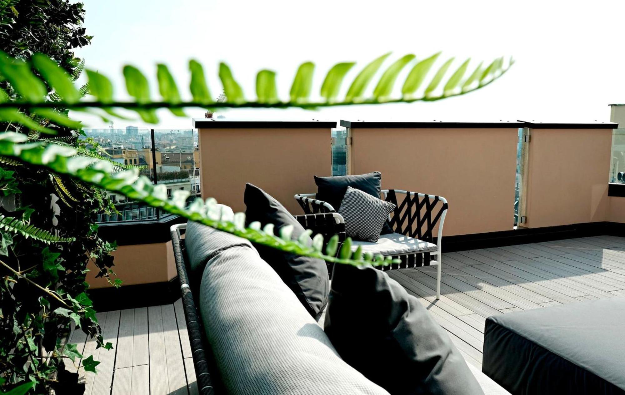 San Babila Central Tower With Panoramic Terrace Overlooking Duomo By Rentopolis มิลาน ภายนอก รูปภาพ
