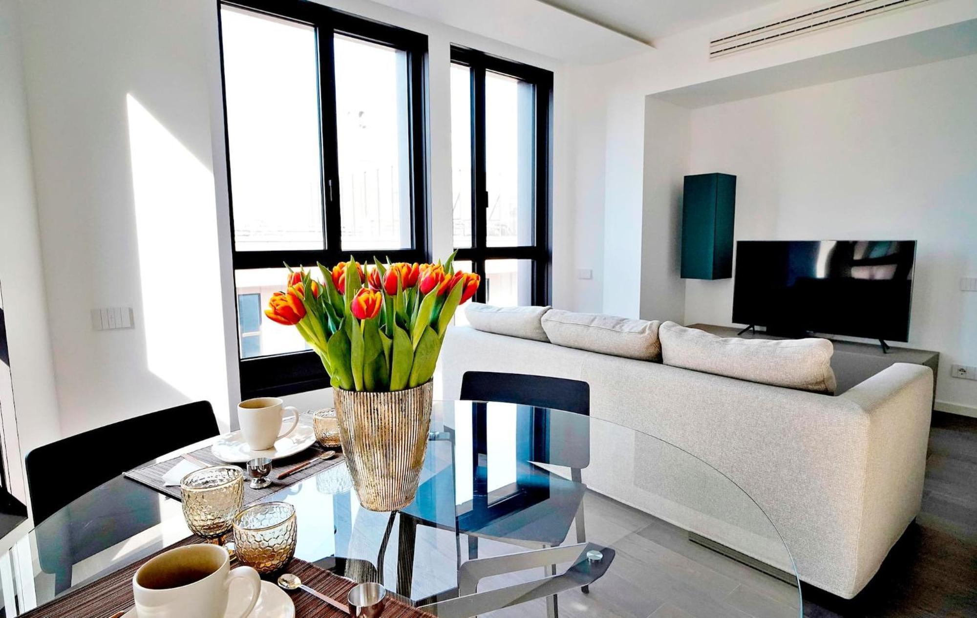 San Babila Central Tower With Panoramic Terrace Overlooking Duomo By Rentopolis มิลาน ภายนอก รูปภาพ