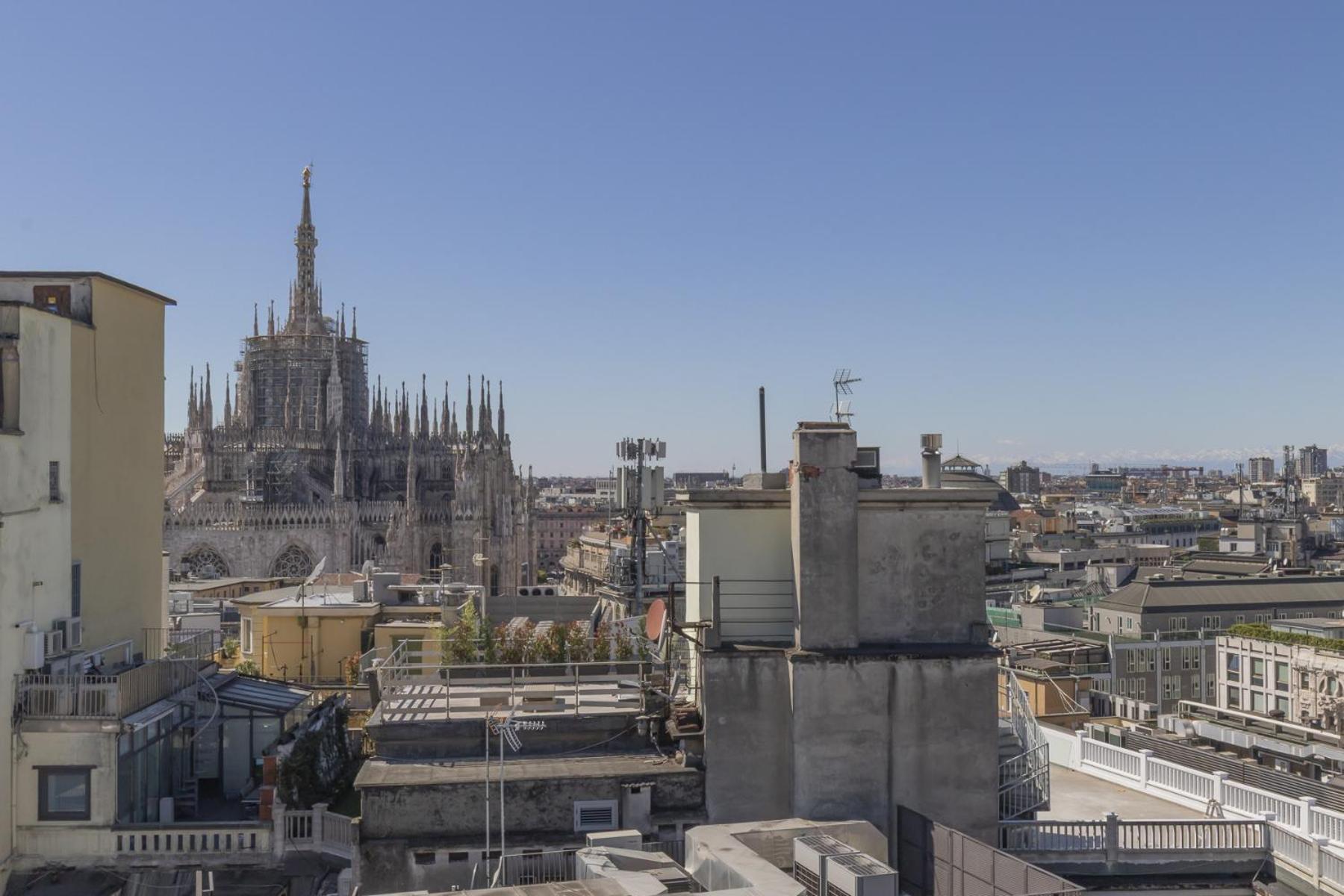 San Babila Central Tower With Panoramic Terrace Overlooking Duomo By Rentopolis มิลาน ภายนอก รูปภาพ